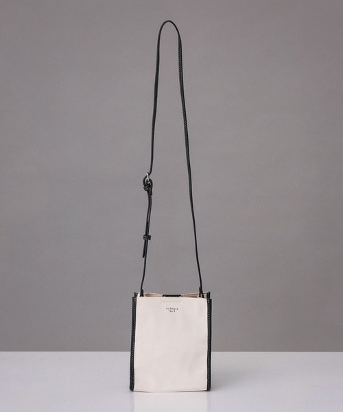 ALTROSE（アルトローズ）の「［ALTROSE/アルトローズ］シンシア 縦長 A5 ショルダーバッグ（ショルダーバッグ・レディース・ブラウン系その他/アイボリー系1/レオパード/アイボリー系2/ブラック系その他/アイボリー系/ブラック/ブラック系/ベージュ/グレー系/ゼブラ/アイボリー系3/グレー/ベージュ系/パイソン/キャメル/ブラウン系その他2/ベージュ系その他2/グリーン/ブルー/パープル/オレンジ/ピンク/クリーム/レッド/ターコイズブルー・FREE）」の12枚目の写真