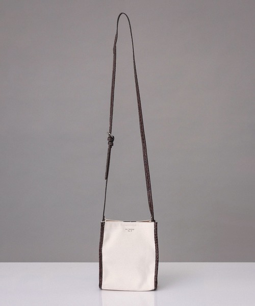 ALTROSE（アルトローズ）の「［ALTROSE/アルトローズ］シンシア 縦長 A5 ショルダーバッグ（ショルダーバッグ・レディース・ブラウン系その他/アイボリー系1/レオパード/アイボリー系2/ブラック系その他/アイボリー系/ブラック/ブラック系/ベージュ/グレー系/ゼブラ/アイボリー系3/グレー/ベージュ系/パイソン/キャメル/ブラウン系その他2/ベージュ系その他2/グリーン/ブルー/パープル/オレンジ/ピンク/クリーム/レッド/ターコイズブルー・FREE）」の15枚目の写真