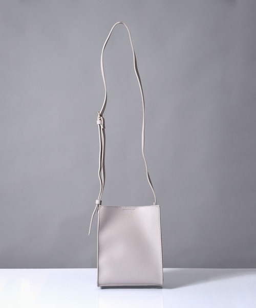 ALTROSE（アルトローズ）の「［ALTROSE/アルトローズ］シンシア 縦長 A5 ショルダーバッグ（ショルダーバッグ・レディース・ブラウン系その他/アイボリー系1/レオパード/アイボリー系2/ブラック系その他/アイボリー系/ブラック/ブラック系/ベージュ/グレー系/ゼブラ/アイボリー系3/グレー/ベージュ系/パイソン/キャメル/ブラウン系その他2/ベージュ系その他2/グリーン/ブルー/パープル/オレンジ/ピンク/クリーム/レッド/ターコイズブルー・FREE）」の5枚目の写真