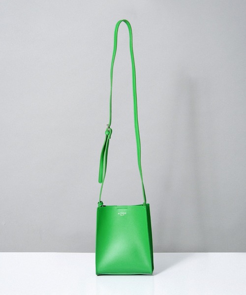 ALTROSE（アルトローズ）の「［ALTROSE/アルトローズ］シンシア 縦長 A5 ショルダーバッグ（ショルダーバッグ・レディース・ブラウン系その他/アイボリー系1/レオパード/アイボリー系2/ブラック系その他/アイボリー系/ブラック/ブラック系/ベージュ/グレー系/ゼブラ/アイボリー系3/グレー/ベージュ系/パイソン/キャメル/ブラウン系その他2/ベージュ系その他2/グリーン/ブルー/パープル/オレンジ/ピンク/クリーム/レッド/ターコイズブルー・FREE）」の16枚目の写真