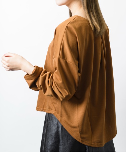 MAISON BREEZE(メゾンブリーズ)の「【MAISON BREEZE】バックタックカットソー KNF(Tシャツ/カットソー・レディース・グレー/ブラック/ベージュ/ブラウン・FREE)」の9枚目の写真