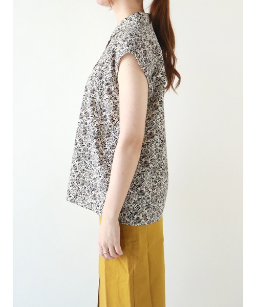 Te chichi(テチチ)の「ジョーゼット単色花柄プリントシャツブラウス(シャツ/ブラウス・レディース・オフホワイト/ネイビー/ブラック・フリ-)」の22枚目の写真