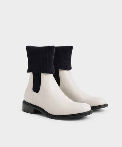 CHARLES & KEITH(チャールズ & キース)の「ニーハイ ニットソックスブーツ / Knee-High Knitted Sock Boots(ブーツ・レディース・ブラック/マルチ・22.5cm/23cm/23.5cm/24.5cm/25cm/25.5cm)」の9枚目の写真