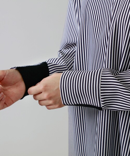 CAST:（キャストコロン）の「ストライプバックボタンシャツ（シャツ/ブラウス・レディース・ネイビー・M）」の12枚目の写真