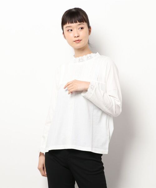 Samansa Mos2(サマンサ モスモス)の「スタンドネックレースカットソー(Tシャツ/カットソー・レディース・オフホワイト/ブラック/ベージュ・フリ-)」の2枚目の写真