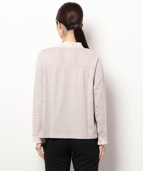 Samansa Mos2(サマンサ モスモス)の「スタンドネックレースカットソー(Tシャツ/カットソー・レディース・オフホワイト/ブラック/ベージュ・フリ-)」の4枚目の写真