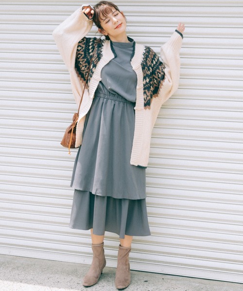 haco!(ハコ)の「【スザンヌさんコラボ】ゆるっと羽織ってあったかかわいい チャイナボタンが彩るビッグスリーブノルディックカーディガン by LOVE&PEACE PROJECT(カーディガン/ボレロ・レディース・アイボリー・1/2)」の8枚目の写真