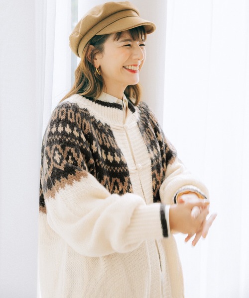 haco!(ハコ)の「【スザンヌさんコラボ】ゆるっと羽織ってあったかかわいい チャイナボタンが彩るビッグスリーブノルディックカーディガン by LOVE&PEACE PROJECT(カーディガン/ボレロ・レディース・アイボリー・1/2)」の5枚目の写真