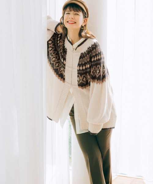 haco!(ハコ)の「【スザンヌさんコラボ】ゆるっと羽織ってあったかかわいい チャイナボタンが彩るビッグスリーブノルディックカーディガン by LOVE&PEACE PROJECT(カーディガン/ボレロ・レディース・アイボリー・1/2)」の19枚目の写真