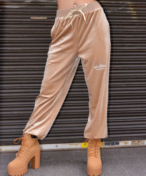 babyShoop（ベイビーシュープ）の「ベロア刺繍ロゴロングパンツ（その他パンツ・レディース・ベージュ/パープル/ブラウン/ネイビー/ブラック・FREE）」の3枚目の写真