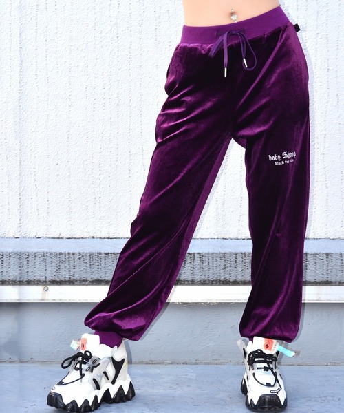 babyShoop（ベイビーシュープ）の「ベロア刺繍ロゴロングパンツ（その他パンツ・レディース・ベージュ/パープル/ブラウン/ネイビー/ブラック・FREE）」の5枚目の写真