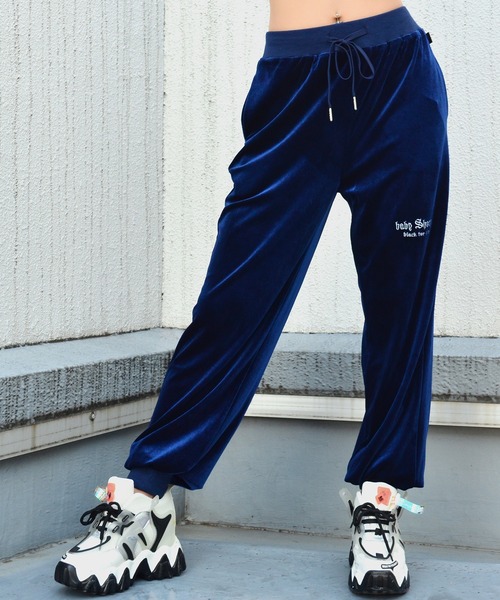 babyShoop（ベイビーシュープ）の「ベロア刺繍ロゴロングパンツ（その他パンツ・レディース・ベージュ/パープル/ブラウン/ネイビー/ブラック・FREE）」の12枚目の写真