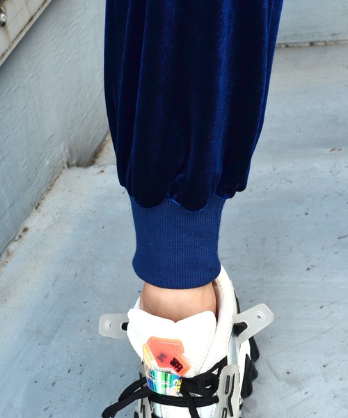 babyShoop（ベイビーシュープ）の「ベロア刺繍ロゴロングパンツ（その他パンツ・レディース・ベージュ/パープル/ブラウン/ネイビー/ブラック・FREE）」の19枚目の写真