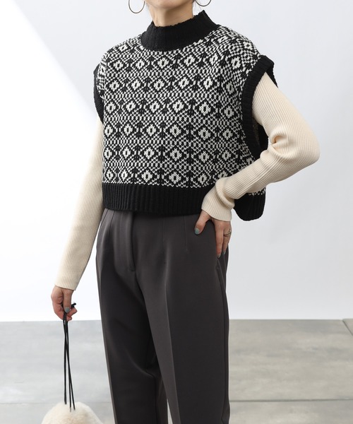 COLONY 2139（コロニートゥーワンスリーナイン）の「バルキージャガードニットハイネックベスト（ベスト・レディース・グリーン/ベージュ/ブラウン/ブラック・FREE）」の12枚目の写真