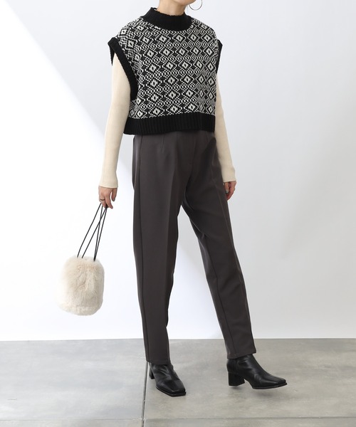 COLONY 2139（コロニートゥーワンスリーナイン）の「バルキージャガードニットハイネックベスト（ベスト・レディース・グリーン/ベージュ/ブラウン/ブラック・FREE）」の16枚目の写真