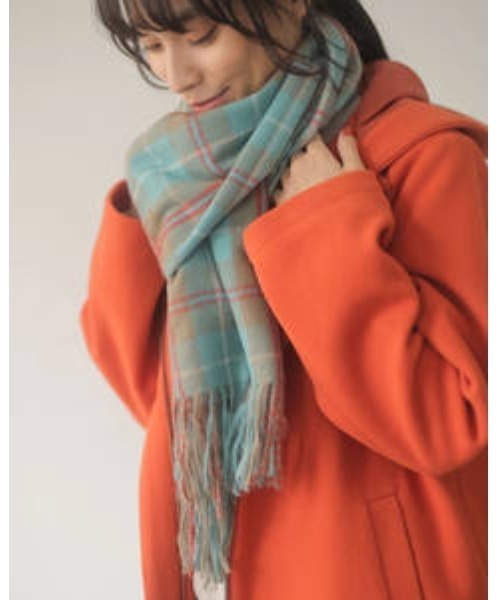 Green　Parks（グリーンパークス）の「カシミアライクチェックストール＊（ストール/ショール・レディース・ブルー/レッド/グリーン/ベージュ/ピンク/イエロー/オレンジ/サックスブルー・FREE）」の4枚目の写真
