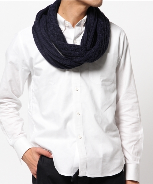 R.NEWBOLD（アールニューボールド）の「CABLE KNIT SNOOD/245961（マフラー・メンズ・グリーン系その他/ネイビー・FREE）」の3枚目の写真