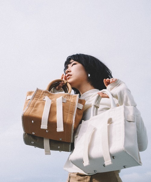 etul（エツル）の「「etul / エツル」リサイクルキャンバス　ベルトトートバッグ　S（トートバッグ・レディース・カーキ/アイボリー/キャメル・FREE）」の18枚目の写真