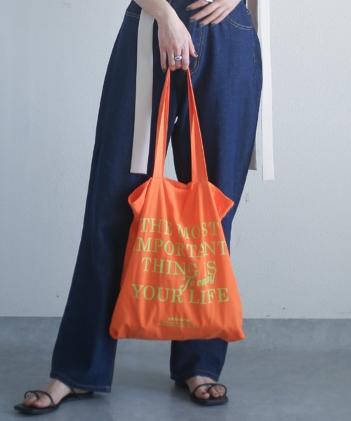 spoon store（スプーンストア）の「ロゴプリントカラフルトート（トートバッグ・レディース・オレンジ/グリーン・フリー）」の2枚目の写真