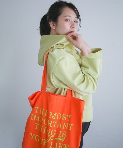 spoon store（スプーンストア）の「ロゴプリントカラフルトート（トートバッグ・レディース・オレンジ/グリーン・フリー）」の19枚目の写真