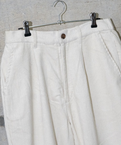 JOHN'S CLOSET(ジョンズクローゼット)の「【i】8Wコーデュロイワイドテーパードパンツ(その他パンツ・メンズ・キナリ/グレイッシュベージュ/ブラック/サックスブルー・MEDIUM/X-LARGE/LARGE)」の5枚目の写真