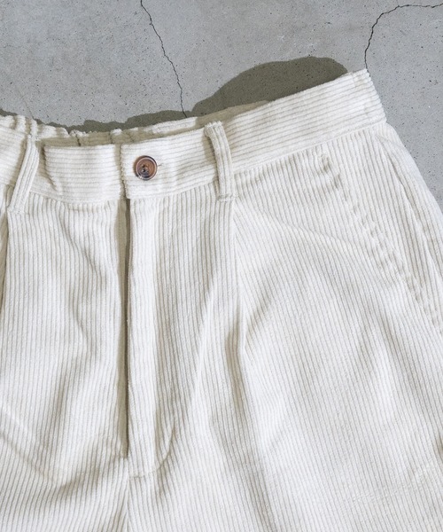 JOHN'S CLOSET(ジョンズクローゼット)の「【i】8Wコーデュロイワイドテーパードパンツ(その他パンツ・メンズ・キナリ/グレイッシュベージュ/ブラック/サックスブルー・MEDIUM/X-LARGE/LARGE)」の9枚目の写真