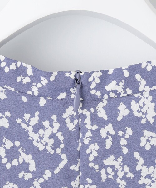 J.PRESS Ladies（J.プレス レディス）の「【洗える】ポリエステルデシンフラワープリント ブラウス（シャツ/ブラウス・レディース・ネイビー系5/ライラック系5・XS）」の11枚目の写真
