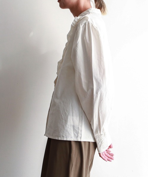 feepur（フェピュール）の「デニムフリルブラウス（シャツ/ブラウス・レディース・ブラック/ネイビー/グレー/オフホワイト・MEDIUM）」の13枚目の写真