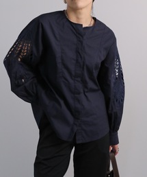 袖刺繍ブラウス