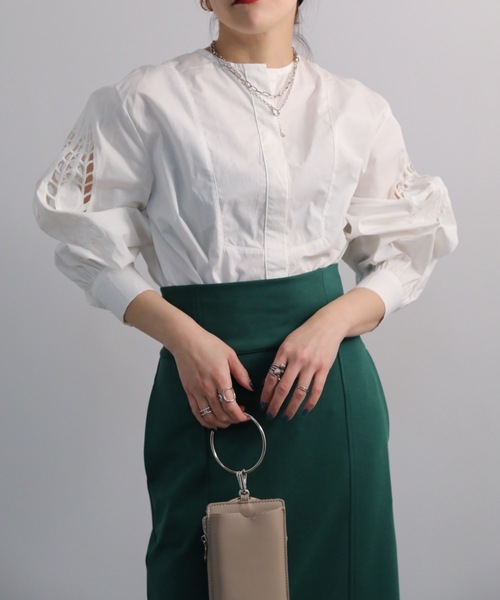sakishimatokyo(サキシマトーキョー)の「袖刺繍ブラウス(シャツ/ブラウス・レディース・ホワイト/ブラック/ネイビー/イエロー・FREE)」の2枚目の写真