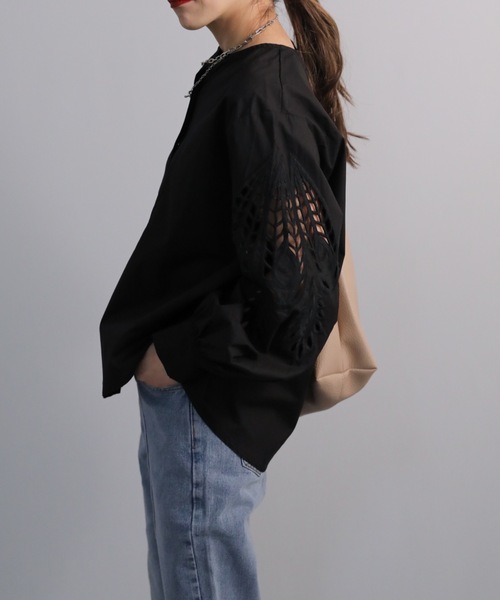 sakishimatokyo(サキシマトーキョー)の「袖刺繍ブラウス(シャツ/ブラウス・レディース・ホワイト/ブラック/ネイビー/イエロー・FREE)」の3枚目の写真