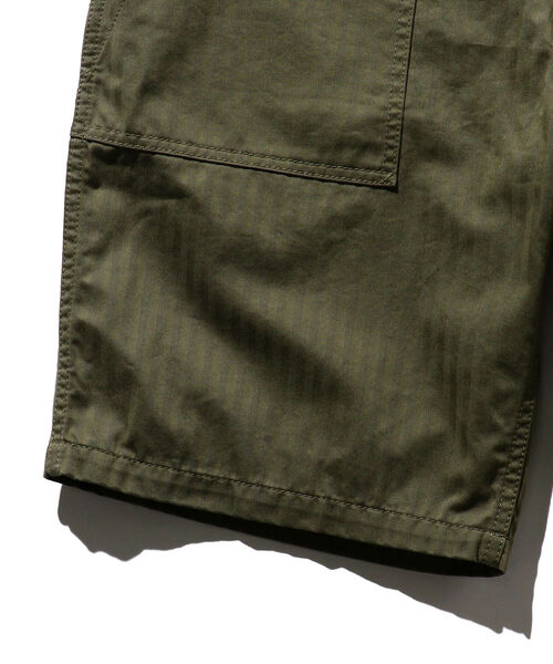BEAMS PLUS（ビームスプラス）の「BEAMS PLUS / ヘリンボーン ミリタリー ユーティリティ ショーツ（その他パンツ・メンズ・チャコールグレー/オリーブ・S/M/XL/L）」の19枚目の写真