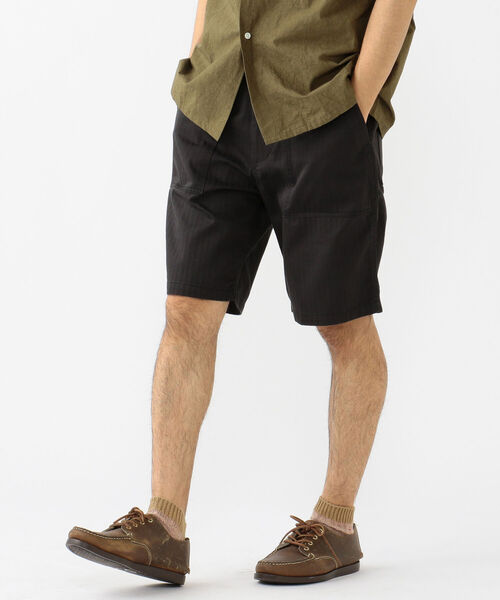 BEAMS PLUS（ビームスプラス）の「BEAMS PLUS / ヘリンボーン ミリタリー ユーティリティ ショーツ（その他パンツ・メンズ・チャコールグレー/オリーブ・S/M/XL/L）」の2枚目の写真