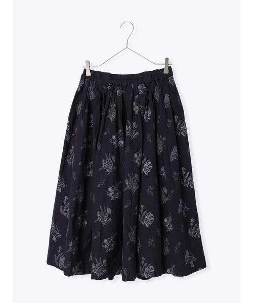 TSUHARU by Samansa Mos2（ツハルバイサマンサモスモス）の「総柄刺繍タックスカート（スカート・レディース・ネイビー/ミント/キナリ・ﾌﾘ-）」の4枚目の写真