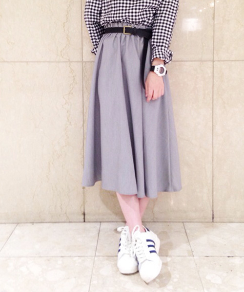 Kastane（カスタネ）の「【Kastane】ミモレWタックスカート（スカート・レディース・ベージュ/グレー/カーキ・FREE）」の2枚目の写真