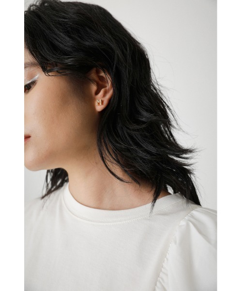 AZUL by moussy(アズールバイマウジー)の「PETIT INITIAL EARRINGS/プチイニシャルピアス(ピアス(両耳用)・レディース・その他3/その他2/マルチ・FREE)」の3枚目の写真