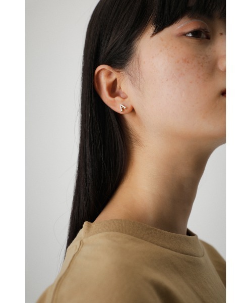 AZUL by moussy(アズールバイマウジー)の「PETIT INITIAL EARRINGS/プチイニシャルピアス(ピアス(両耳用)・レディース・その他3/その他2/マルチ・FREE)」の20枚目の写真