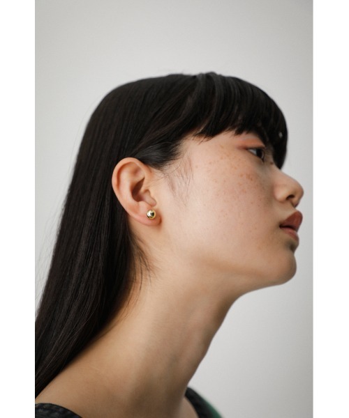 AZUL by moussy(アズールバイマウジー)の「PETIT INITIAL EARRINGS/プチイニシャルピアス(ピアス(両耳用)・レディース・その他3/その他2/マルチ・FREE)」の12枚目の写真