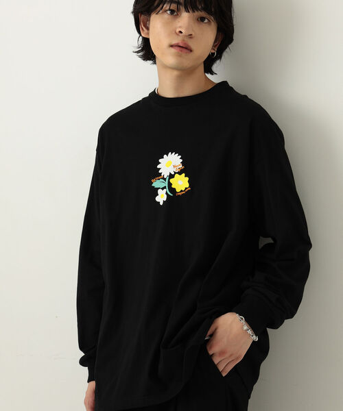 BeAMS DOT(ビームスドット)の「【WEB限定】BeAMS DOT / フラワー プリント カットソー(Tシャツ/カットソー・メンズ・ホワイト/ブラック・MEDIUM/LARGE)」の2枚目の写真