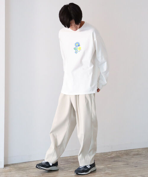 BeAMS DOT(ビームスドット)の「【WEB限定】BeAMS DOT / フラワー プリント カットソー(Tシャツ/カットソー・メンズ・ホワイト/ブラック・MEDIUM/LARGE)」の3枚目の写真