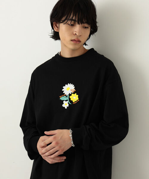 BeAMS DOT(ビームスドット)の「【WEB限定】BeAMS DOT / フラワー プリント カットソー(Tシャツ/カットソー・メンズ・ホワイト/ブラック・MEDIUM/LARGE)」の4枚目の写真