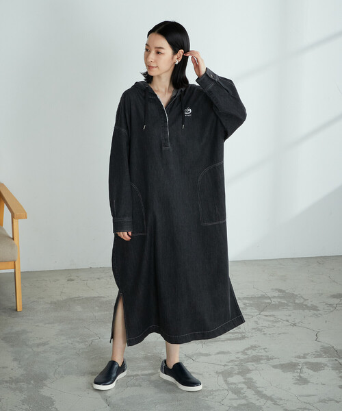 ONIGIRI（オニギリ）の「デニム　ビッグパーカワンピース（ワンピース・レディース・ネイビー/チャコール・FREE）」の4枚目の写真