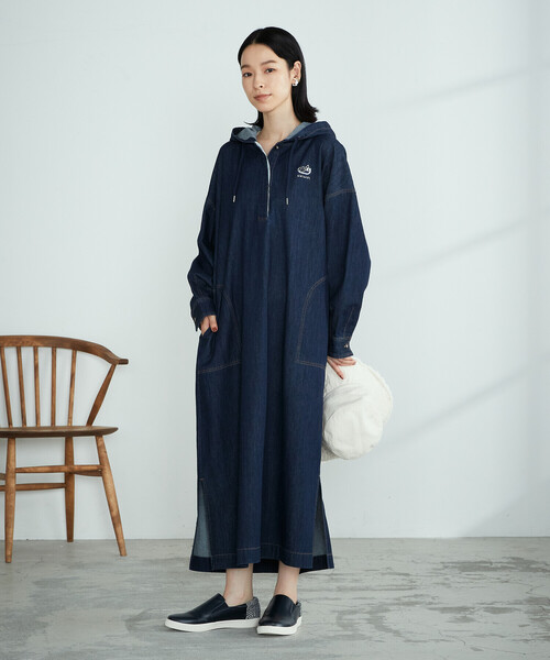 ONIGIRI（オニギリ）の「デニム　ビッグパーカワンピース（ワンピース・レディース・ネイビー/チャコール・FREE）」の5枚目の写真