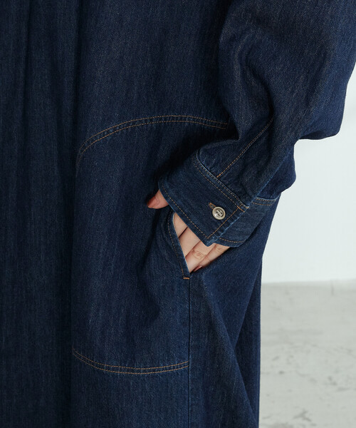 ONIGIRI（オニギリ）の「デニム　ビッグパーカワンピース（ワンピース・レディース・ネイビー/チャコール・FREE）」の14枚目の写真