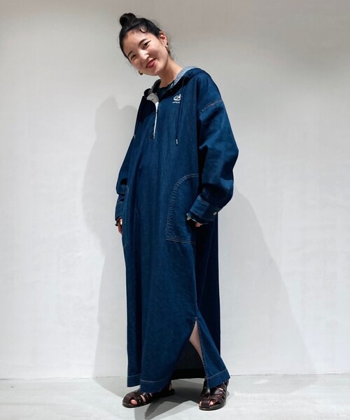 ONIGIRI（オニギリ）の「デニム　ビッグパーカワンピース（ワンピース・レディース・ネイビー/チャコール・FREE）」の19枚目の写真