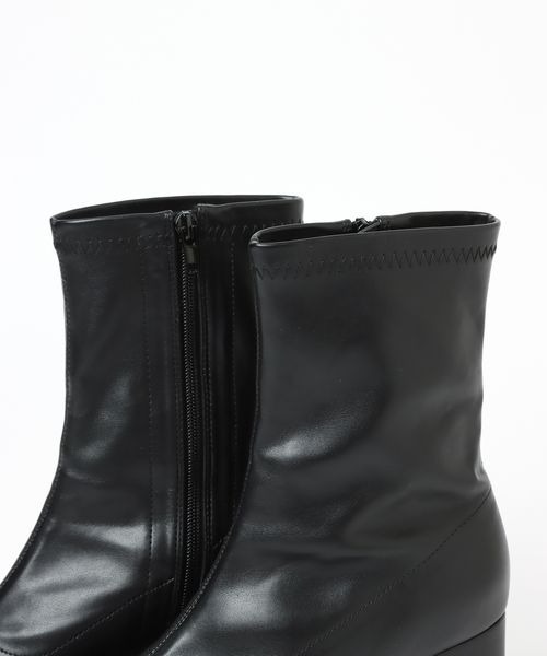 mysty woman（ミスティウーマン）の「レディライクショートブーツ 350713（ブーツ・レディース・ブラック/ブラウン/アイボリー・MEDIUM/LARGE）」の4枚目の写真