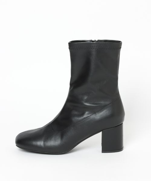 mysty woman（ミスティウーマン）の「レディライクショートブーツ 350713（ブーツ・レディース・ブラック/ブラウン/アイボリー・MEDIUM/LARGE）」の17枚目の写真