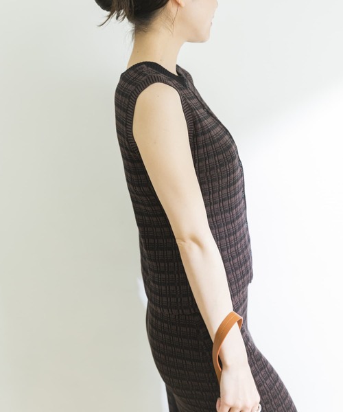 URBAN RESEARCH(アーバンリサーチ)の「ジオメトリック2WAYニット(ニット/セーター・レディース・ブラック系その他/ブルー系その他・FREE)」の5枚目の写真