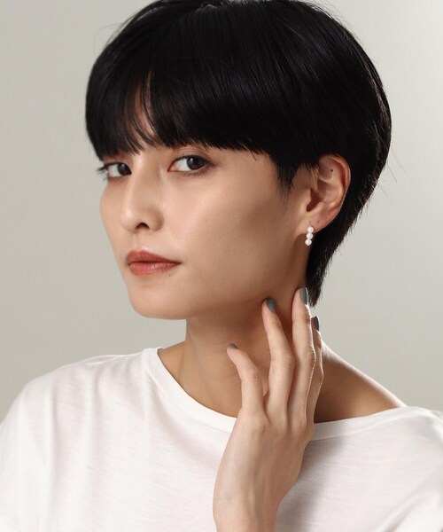 COCOSHNIK（ココシュニック）の「K10パール アシンメトリー スタッドピアス（ピアス（両耳用）・レディース・シルバー系・00）」の7枚目の写真