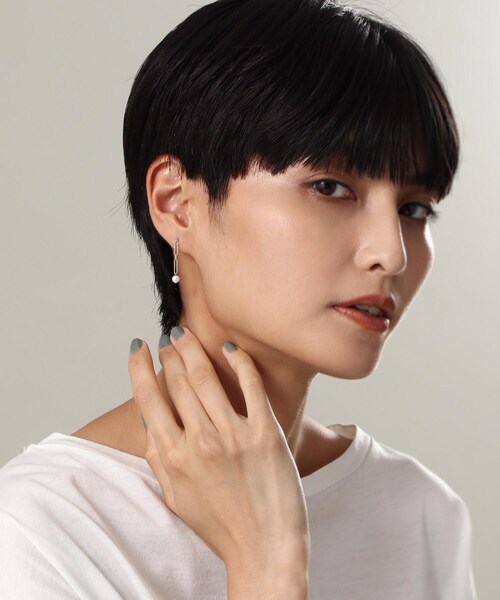 COCOSHNIK（ココシュニック）の「K10パール アシンメトリー スタッドピアス（ピアス（両耳用）・レディース・シルバー系・00）」の13枚目の写真